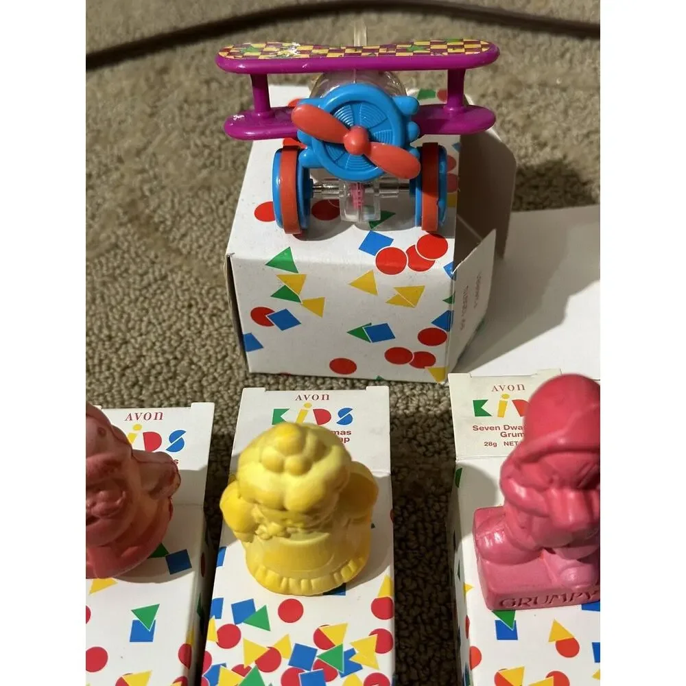 set of 6 avon soap rainbow set disney Dwarf‎ Mrs Clauss Santa Rudolph + Airplane